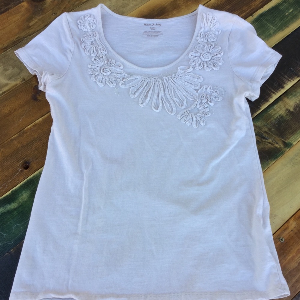 4/25 🌵🌵🌵 Floral Embroidered Cotton Tee